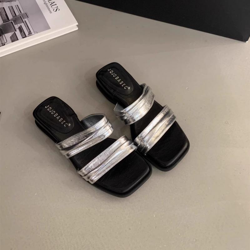 Beautiful Thick-soled Slippers for Women's Summer Wear 2025 New High-end One-word Sandals with Skirts, Vacation Beach Sandals