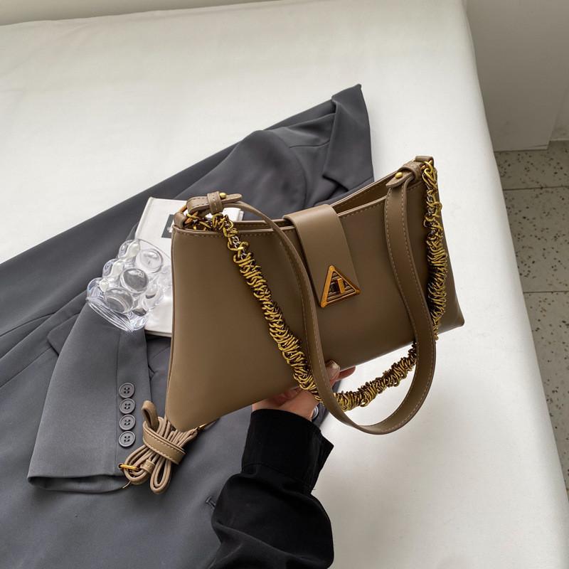 Ielgy Retro Fashion Casual Underarm Bag Autumn Winter Diagonal Commuter Shoulder Small Square Bag