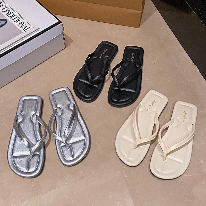 Flat Bottomed Flip Flops, Versatile for Summer, Casual Beach Vacation, Beach, Clip On Flip Flops