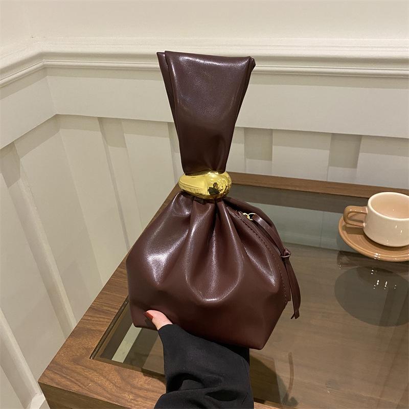 Luxury Designer Soft Leather Clutch Bag Women Pleated Mini Bucket Pouch with Temperament Side Zipper for Party Evening
