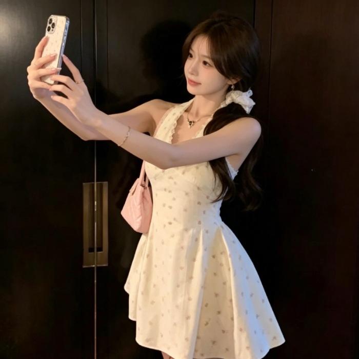 Lace splicing backless v-neck neck dress women s summer slim floral skirt sweet waist puffy skirt S