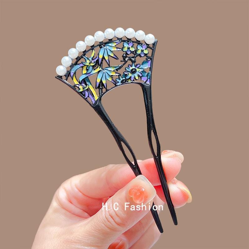 Elegant U-Shaped Butterfly Tassel Hairpin - Ancient Style Floral Accent for Qipao
