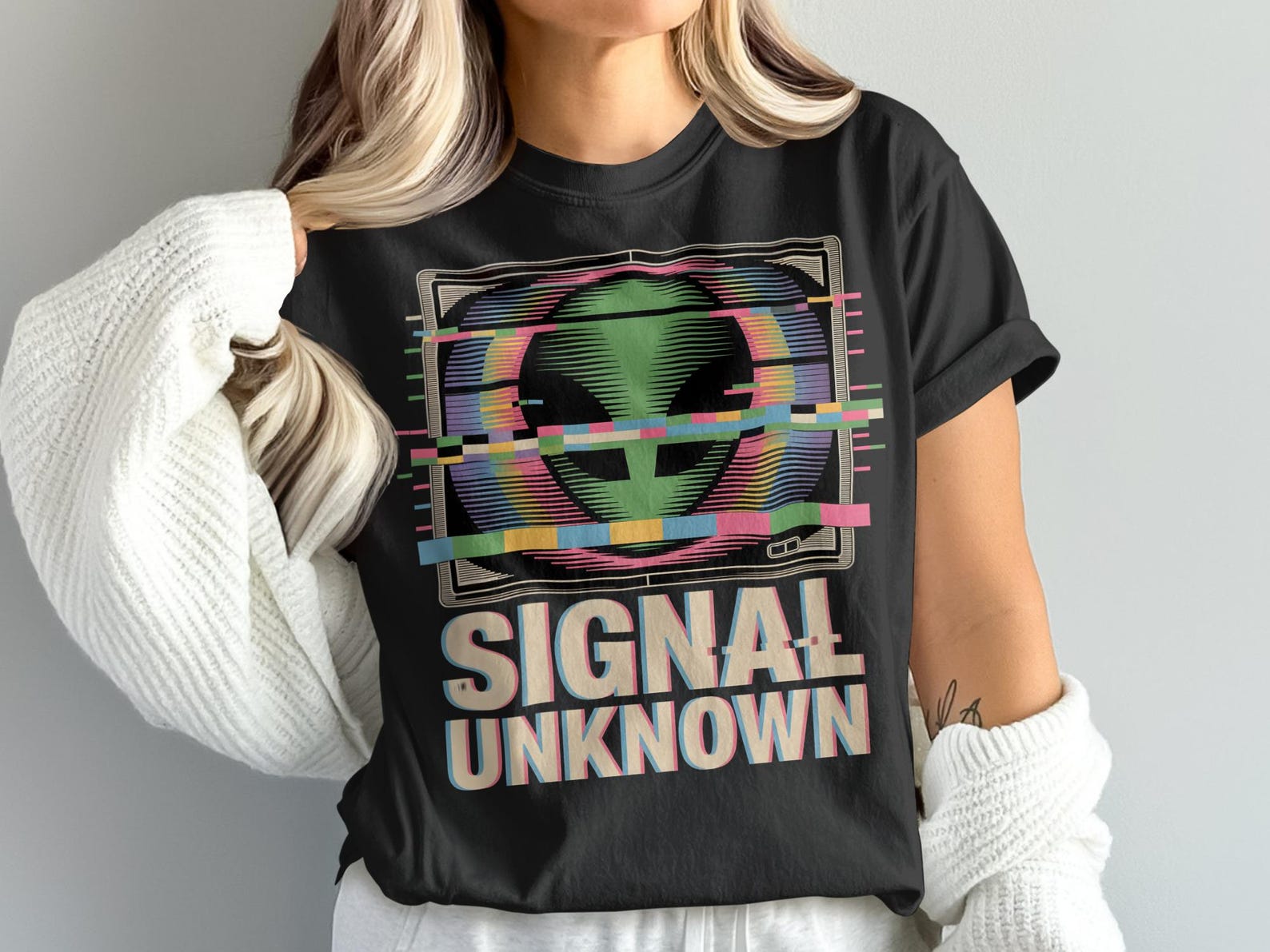 Alien Signal T-Shirt, Glitch TV T-Shirt, Space Tee, UFO T-Shirt, Distorted Television, Unknown T-Shirt, Colorful Design S