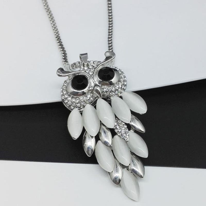 Owl Sweater Chain, A Stylish Necklace Pendant That Goes Well With Any Outfit.