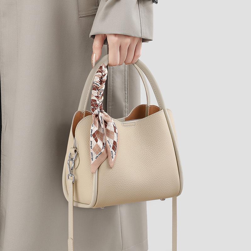 Bucket bag women's 2026 new summer leather women's bag large capacity portable messenger bag vegetable basket bag luggage