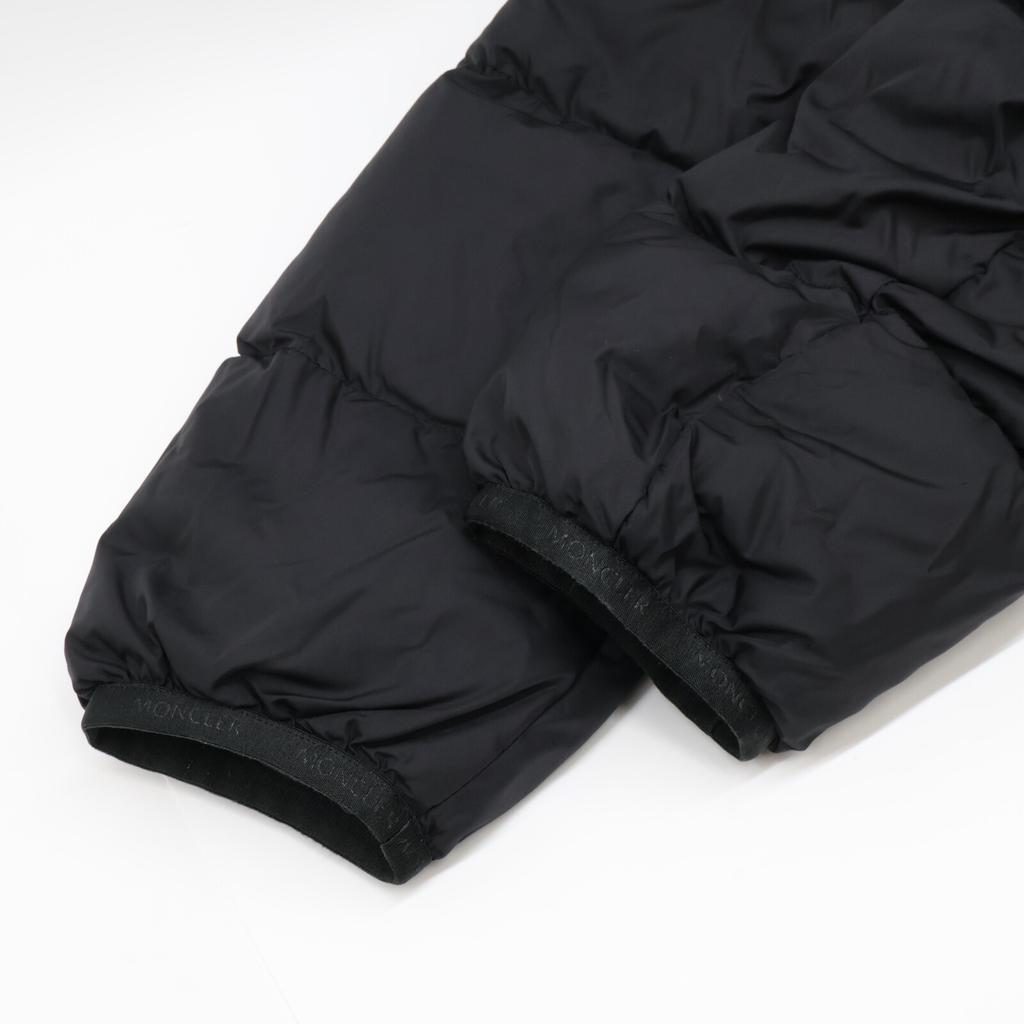 Moncler [Guter Zustand/Modell 2020] MONTCLA Moncra Innenlogo Bestickte Linie Kapuzen-Daunenjacke 0 schwarzGebraucht