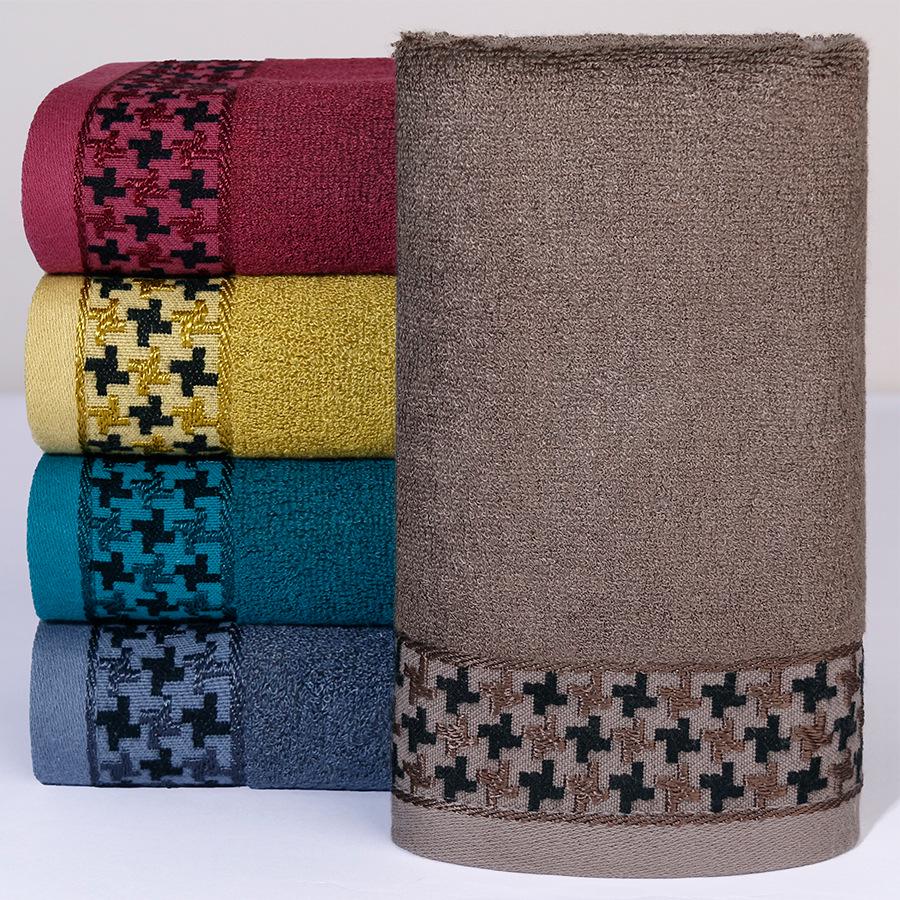 Absorbent, non-shedding bamboo fiber towel: superior to pure cotton towels for bath use.