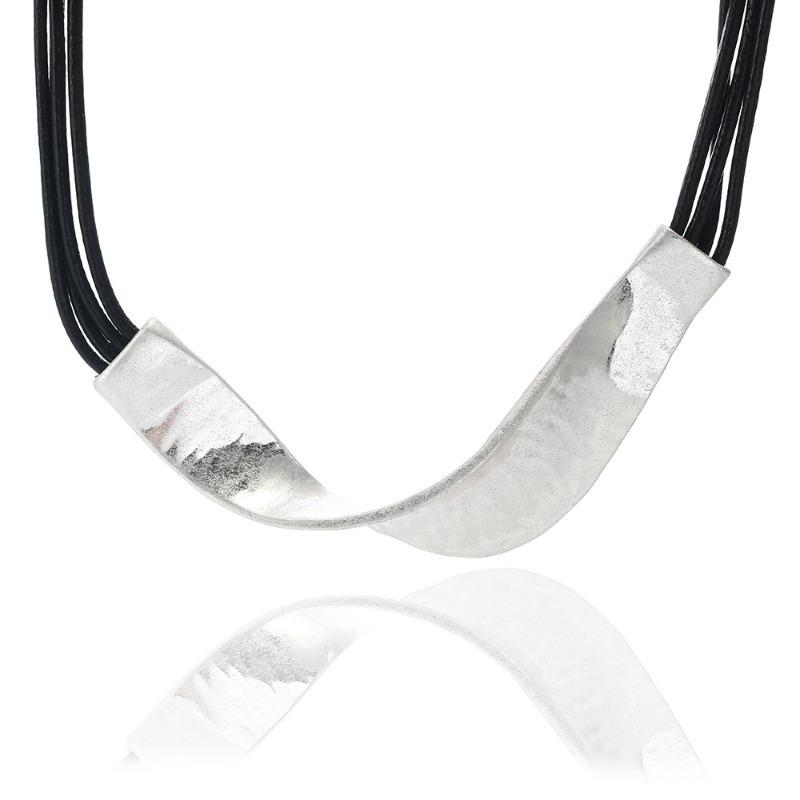 Short necklace European and American metal exaggerated pendant