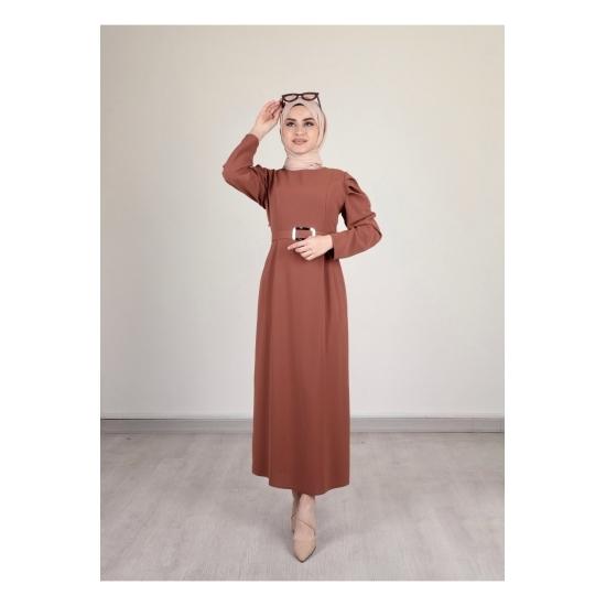 Plisowana spódnica ołówkowa z odkrytymi ramionami i hidżabem