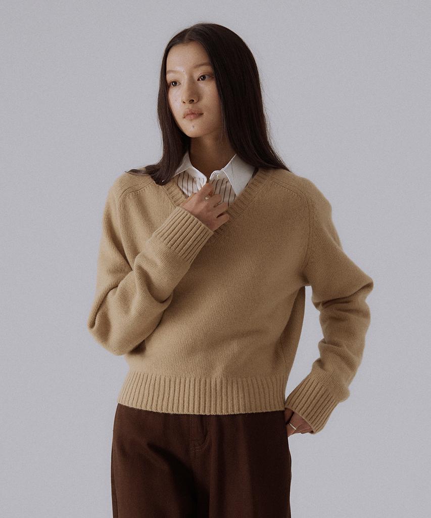 SILN Terra V-Neck Pullover Knit (Beige)