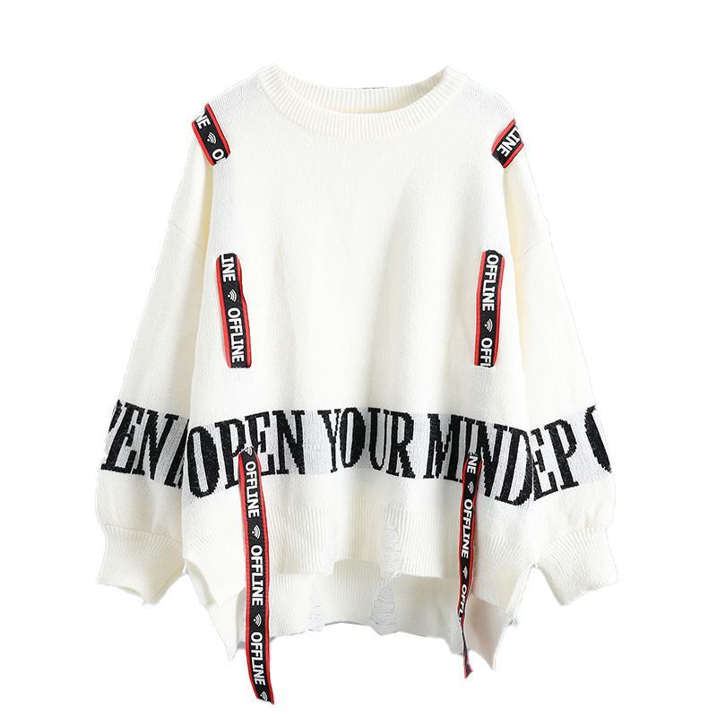 Женский вязаный свитер с длинными рукавами и буквенным декором — фото 7