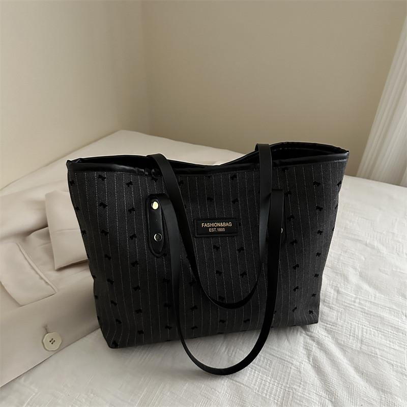 Fashionable Pu Tote Bag For College Students Large Capacity Stylish Shoulder Bag For Daily Use