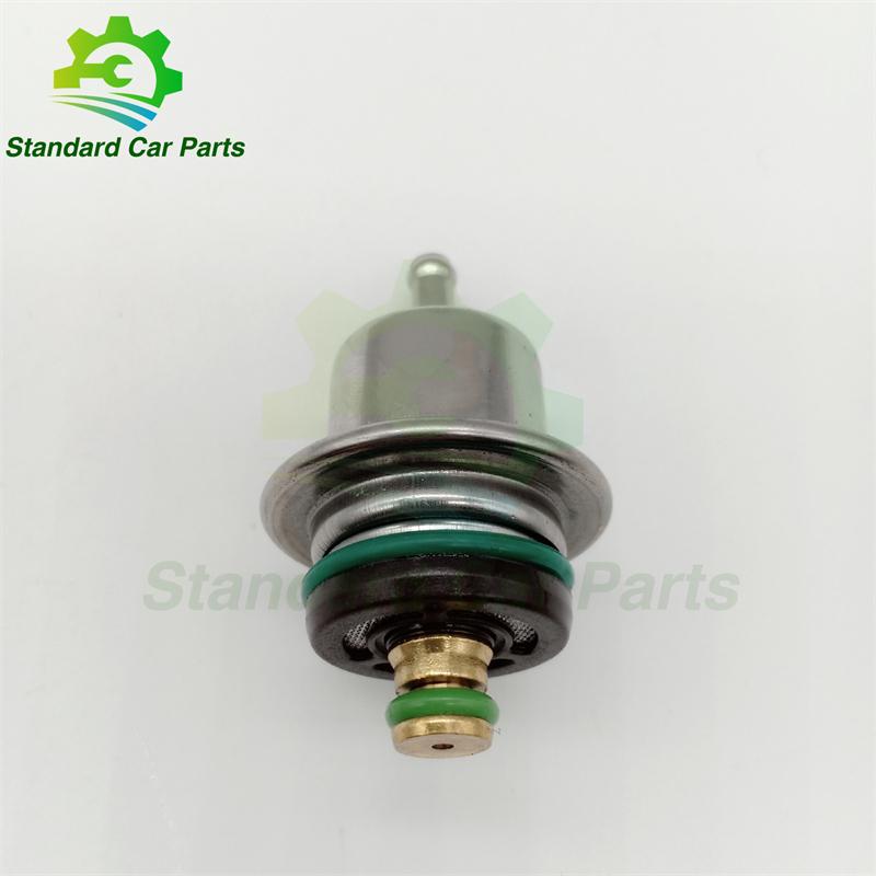 0280160592 Fuel Pressure Regulator For Ford Falcon Holden Berlina VT Crewman GM  Omega