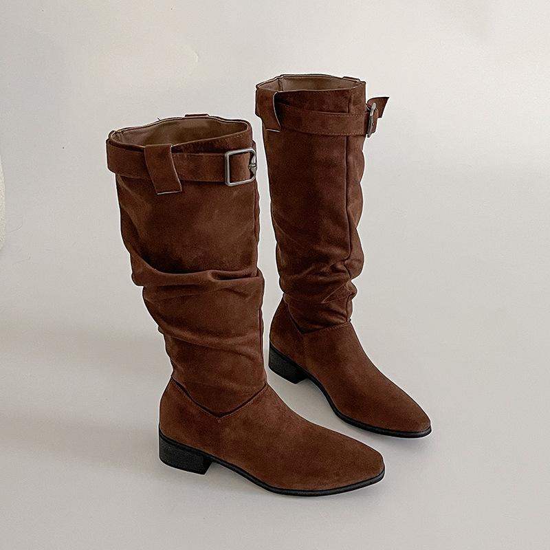 

Ретро простые ботинки-рыцари с плиссировкой и пряжкой, осенне-зимний дизайн, замшевые, европейские и американские модные ботинки на тонком каблуке с острым носком 40 коричневый