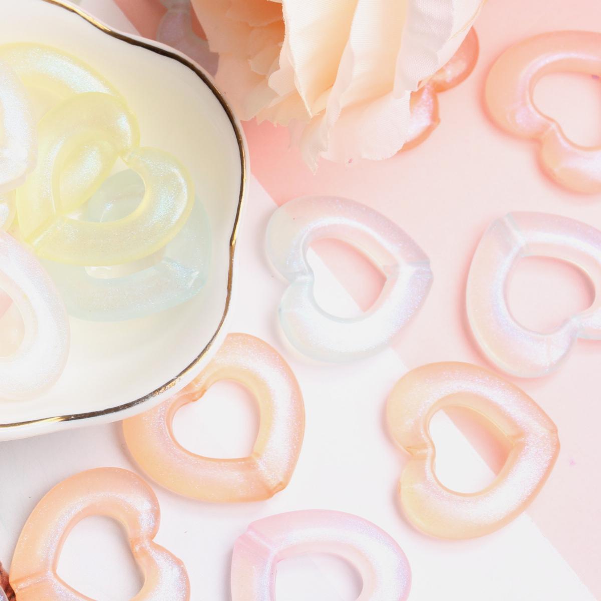 

Acrylic Hollow Jewelry Love Heart Beads Fashion Accessories Vertical Hole DIY 30Pcs