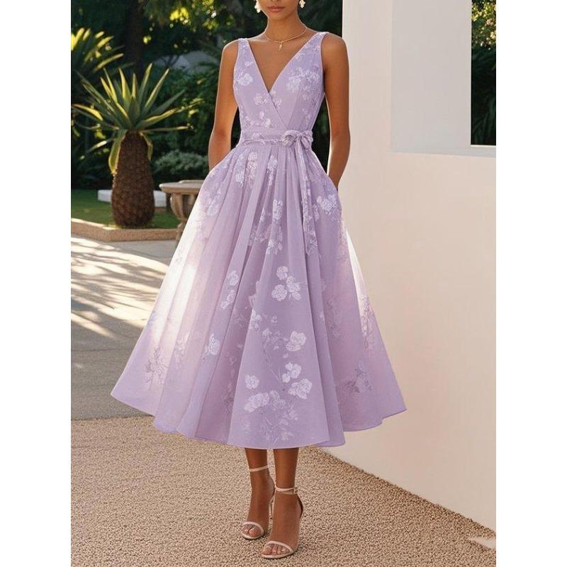 Vestido Feminino Rosa Claro sem Mangas com Bordado Floral e Laço na Cintura