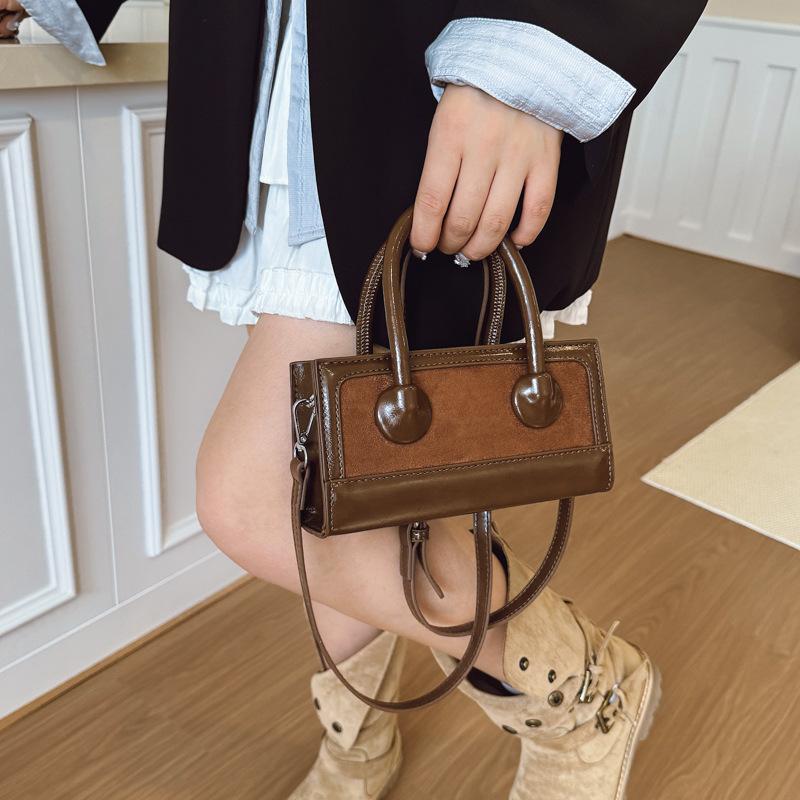 Go out handbag women's 2025 new high-end retro suede shoulder bag commuter messenger small square bag