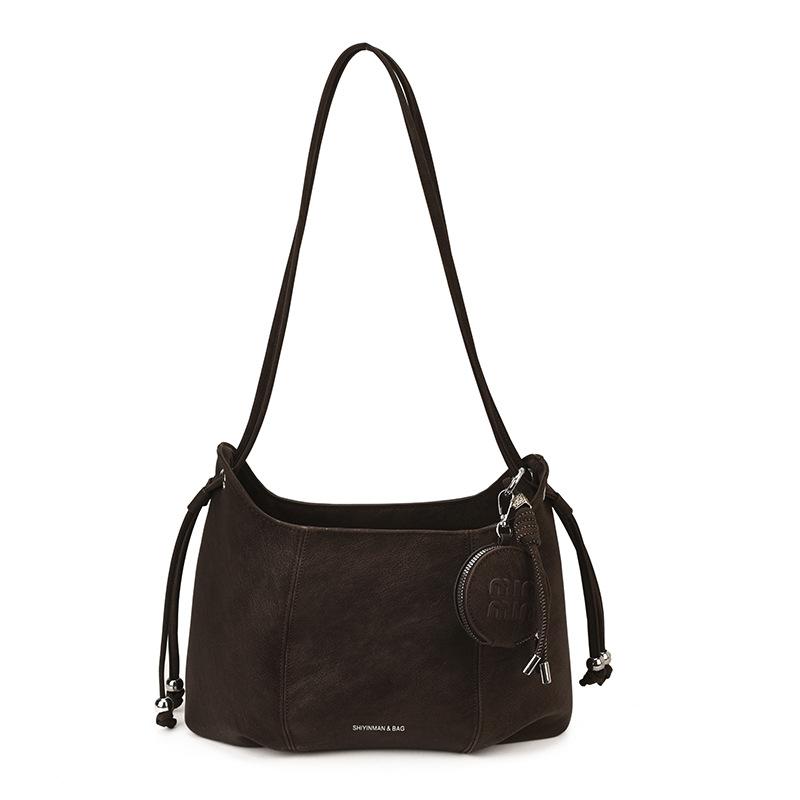 

Korean version niche retro underarm bag women s fashion commuter shoulder bag 2025 winter new high-end messenger bag