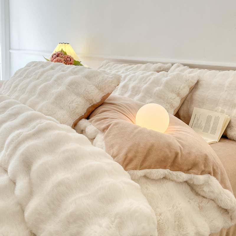 Class A Rabbit Hair Velvet Winter 4-Piece Bedding Set - Thickened Warm Coral Velvet Flannel.