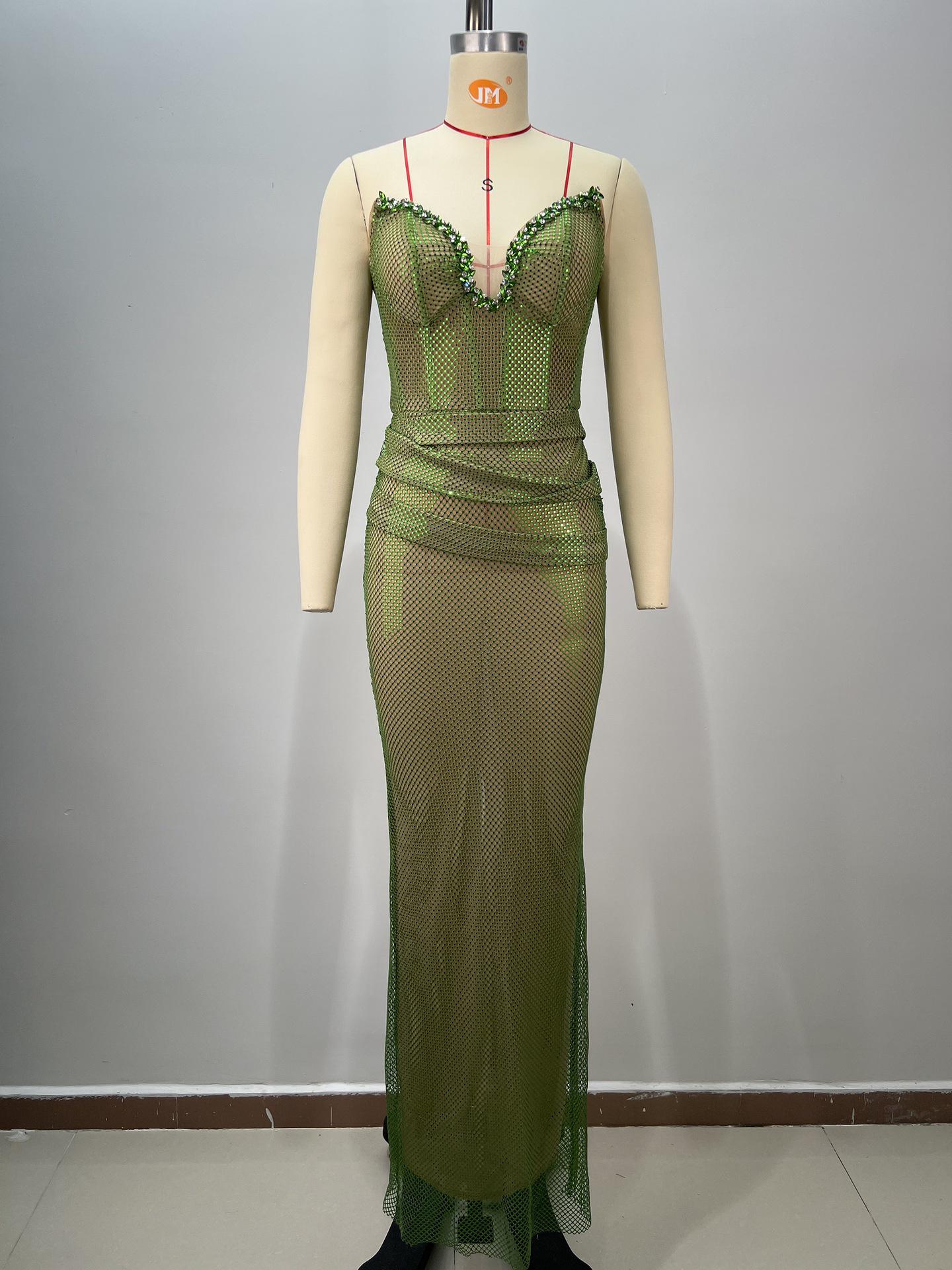 

Green Strapless V-Neck Evening Dress with Pleats and Hot Stamping Large зелений