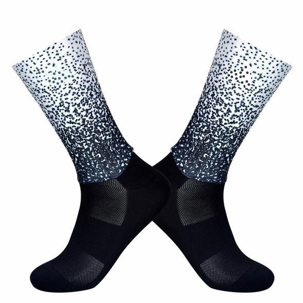 New Summer Breathable Cycling Socks Men Anti Slip Seamless Aero Bike Wearproof Road Calcetines Ciclismo