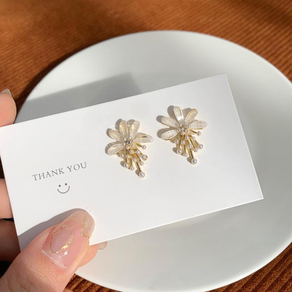 Elegant Korean Pearl Flower Earrings