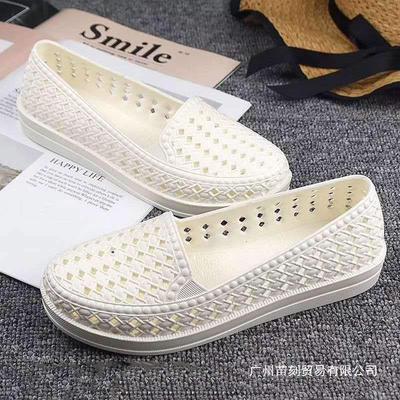 Super Soft White Sandals Hollow Bird's Nest Hole Shoes Summer Flat Non-slip Nurse Shoes Sandals Mother Shoes Work Shoes