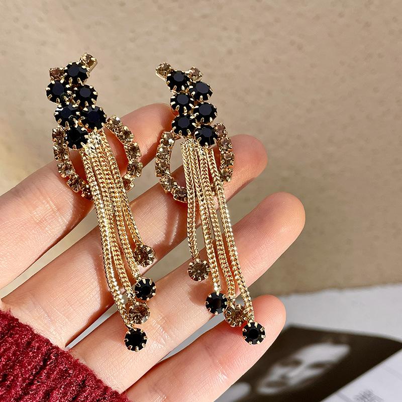 Retro Autumn and Winter Exaggerated Metal Chain Long Tassel Ear Clip Black Crystal Rhinestone Ear Ring Earrings for Women