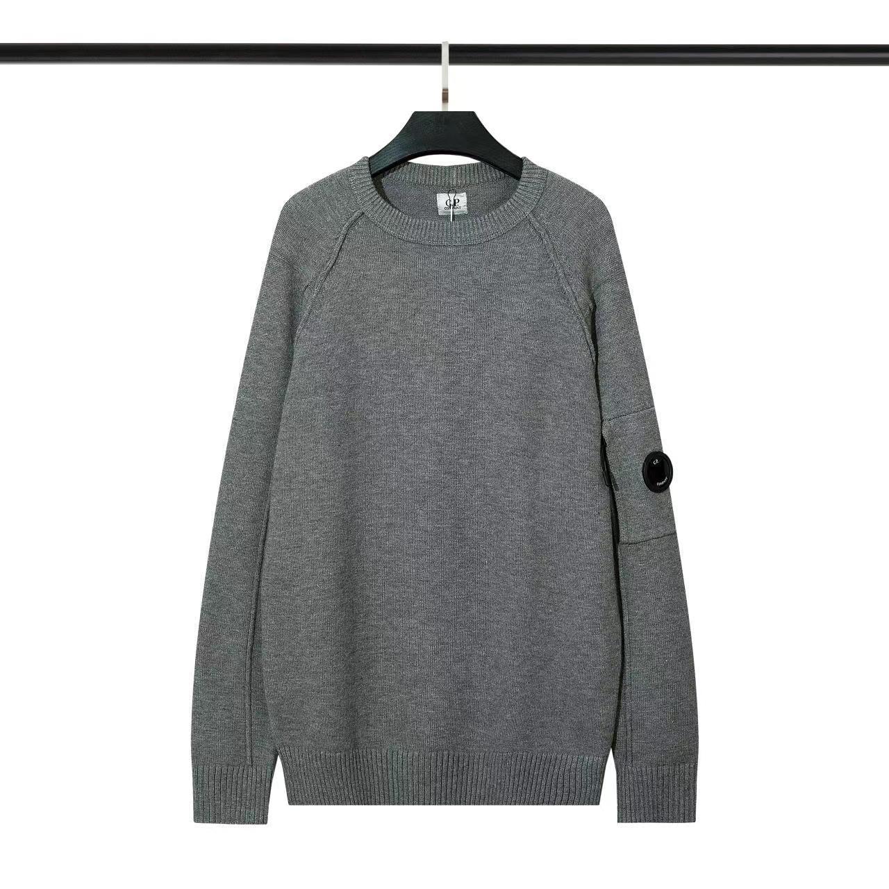 

CP Lens Badge Functional Knitwear: Versatile Casual Loose Round Neck Sweater for Autumn/Winter. M сірий