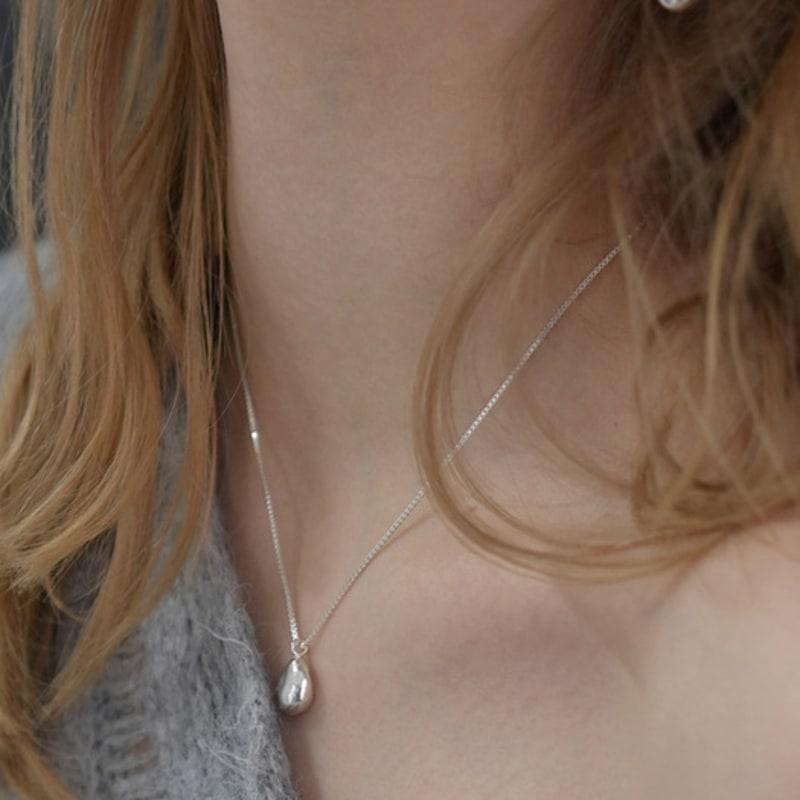 REINDEER GENTLE STONE NECKLACE 06