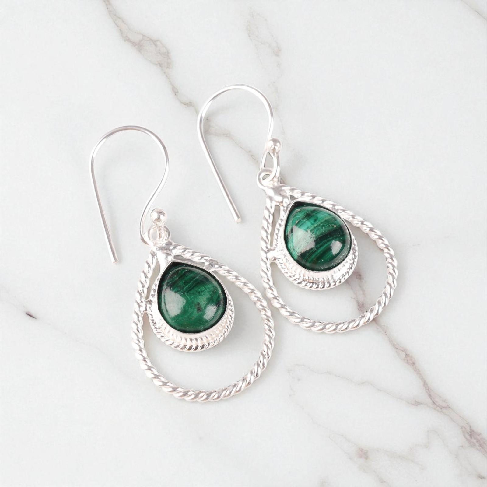 

Натуральный Малахит Драгоценный Камень 925 Стерлинговое Серебро Ювелирные Изделия Ручной Работы Серьги 1.70 EE-96-27