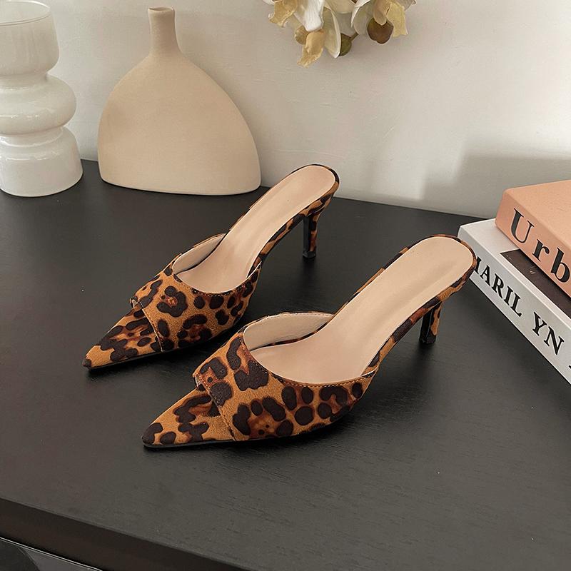 

Мода 2024 года, дизайнерские летние женские тапочки на высоком каблуке, модные леопардовые шлепанцы с открытым носком, женские уличные слипоны, платье сандалии Size 35(foot 22.5cm) леопардовый