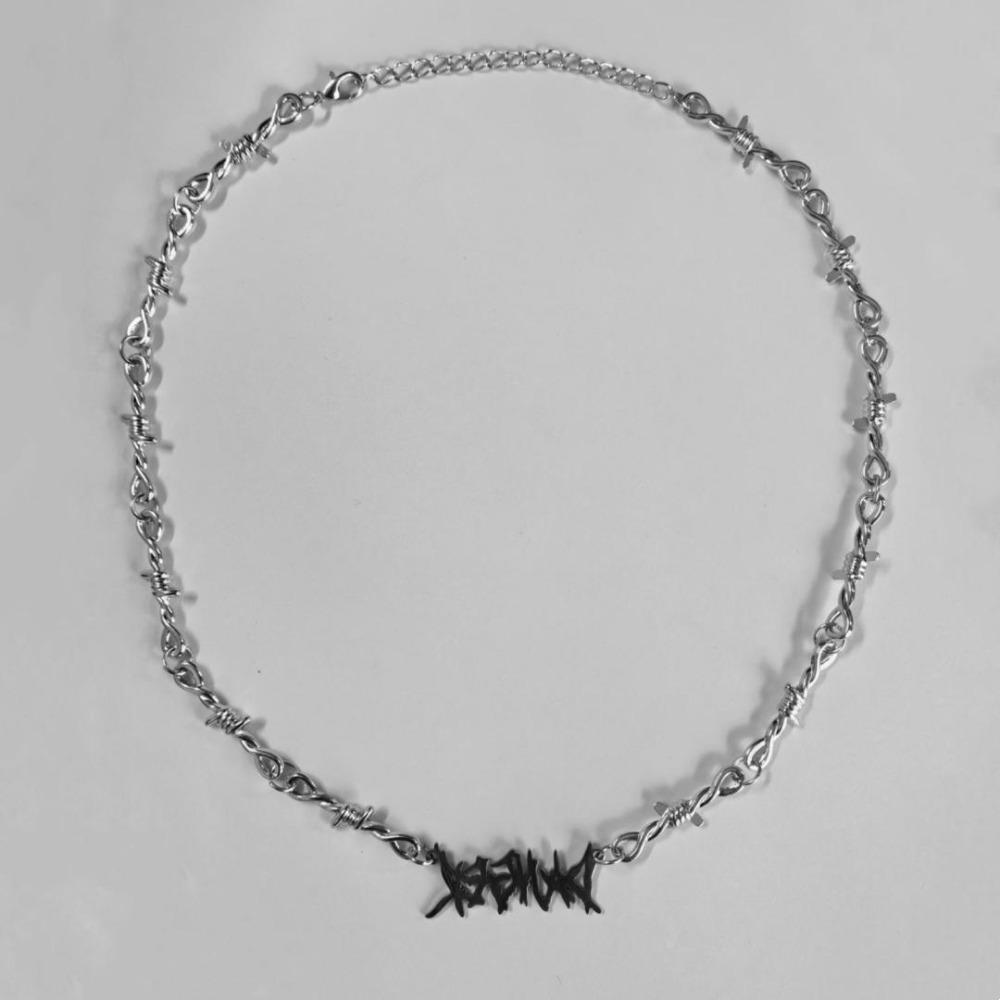 Personality Hip-hop Style Hollowed-out Black Butterfly Pendant Necklaces for Woman Men Thorny Collarbone Chain Hot Girl Jewelry