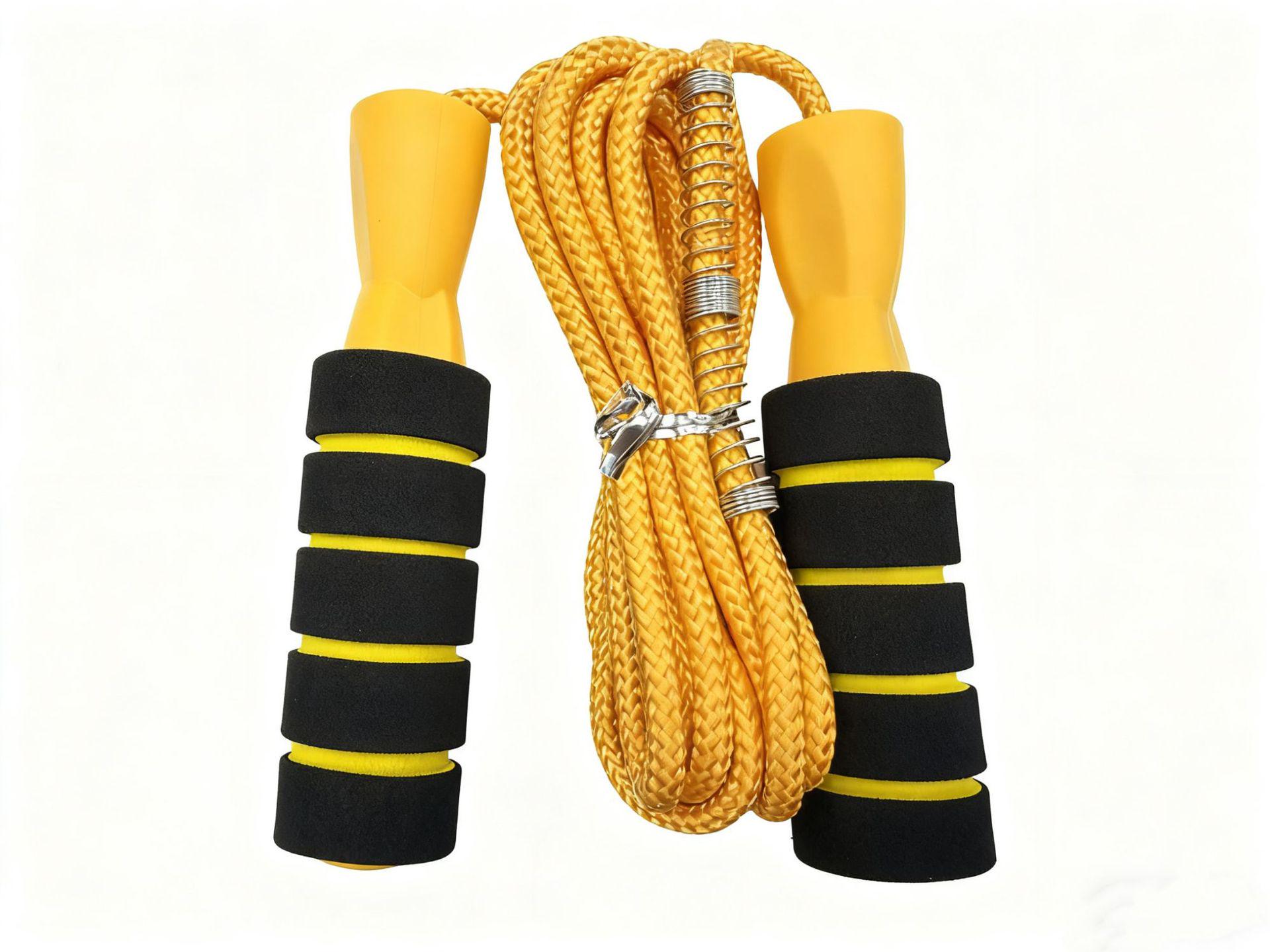 Двухцветная профессиональная скакалка на подшипниках с поролоновой ручкой для фитнеса и похудения.