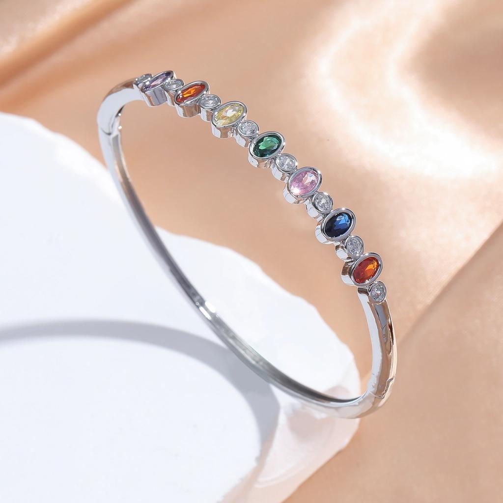 Bracelet with Republic of China Style Temperament Shows Off Women's Fashionable Temperament. High-end Bracelet