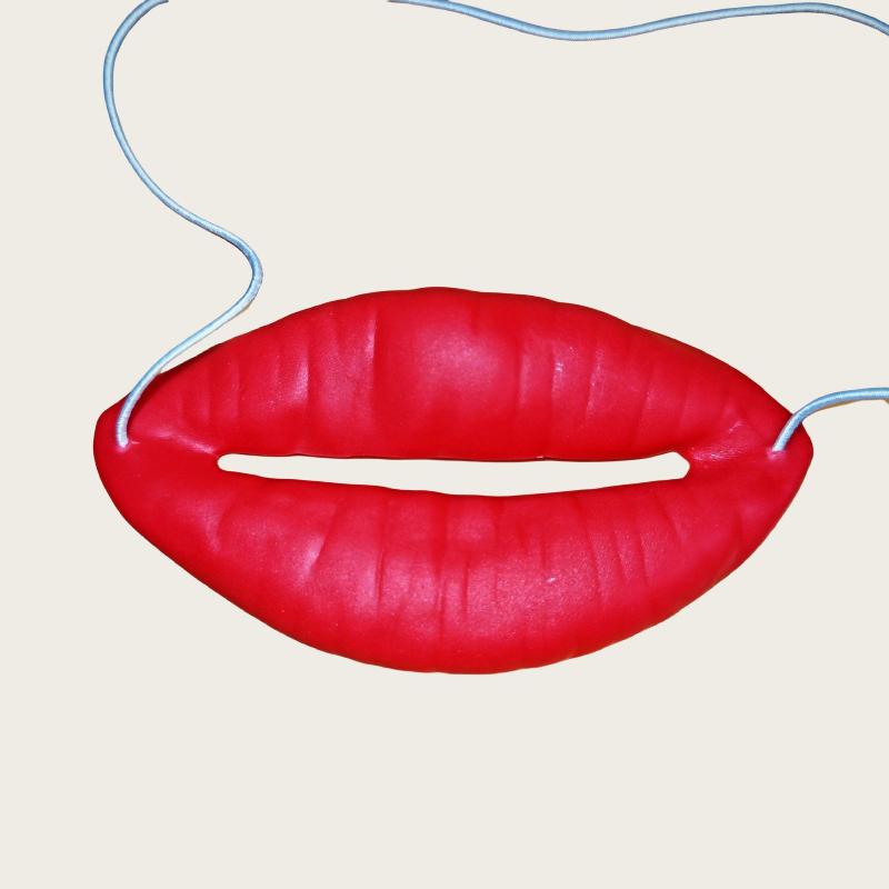 Realistic Red Lips Sausage Joke Prop for Funny Party Cosplay Halloween Gag Thick Novelty Accessory for Photo Booth