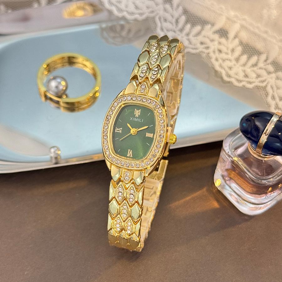 Fashionable Minimalist Diamond-Encrusted Snake-Scale Bracelet Watch for WomenElegant Luxury Wine-Barrel Shaped Quartz Wristwatch