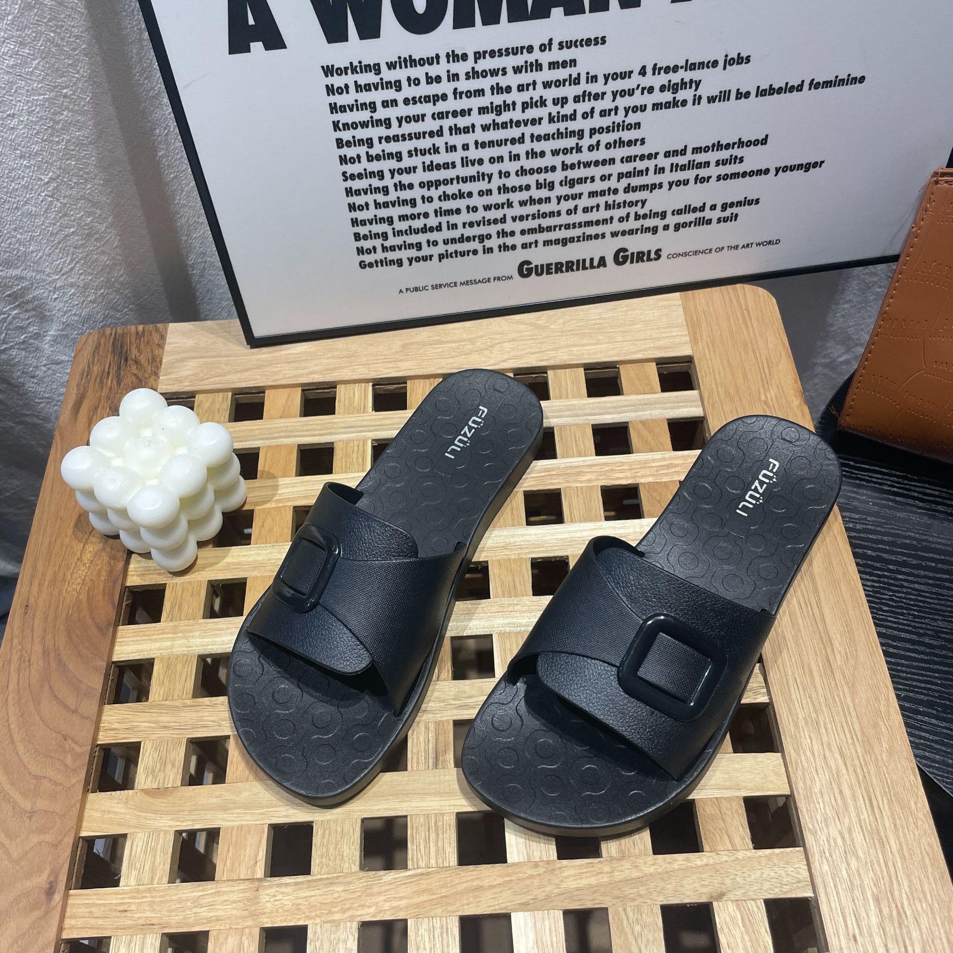 

New women s solid color buckle slippers, personalized fashion one-character flat-bottomed slippers outdoor play beach slippers 40 чорний