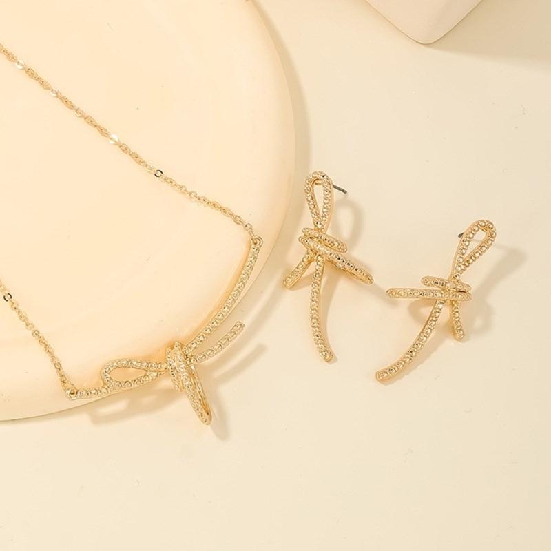 Delicate Bowknot Pendant Necklace and Earrings Combo Graceful Women's Neckchain and Ear Studs Jewelry Set Collection