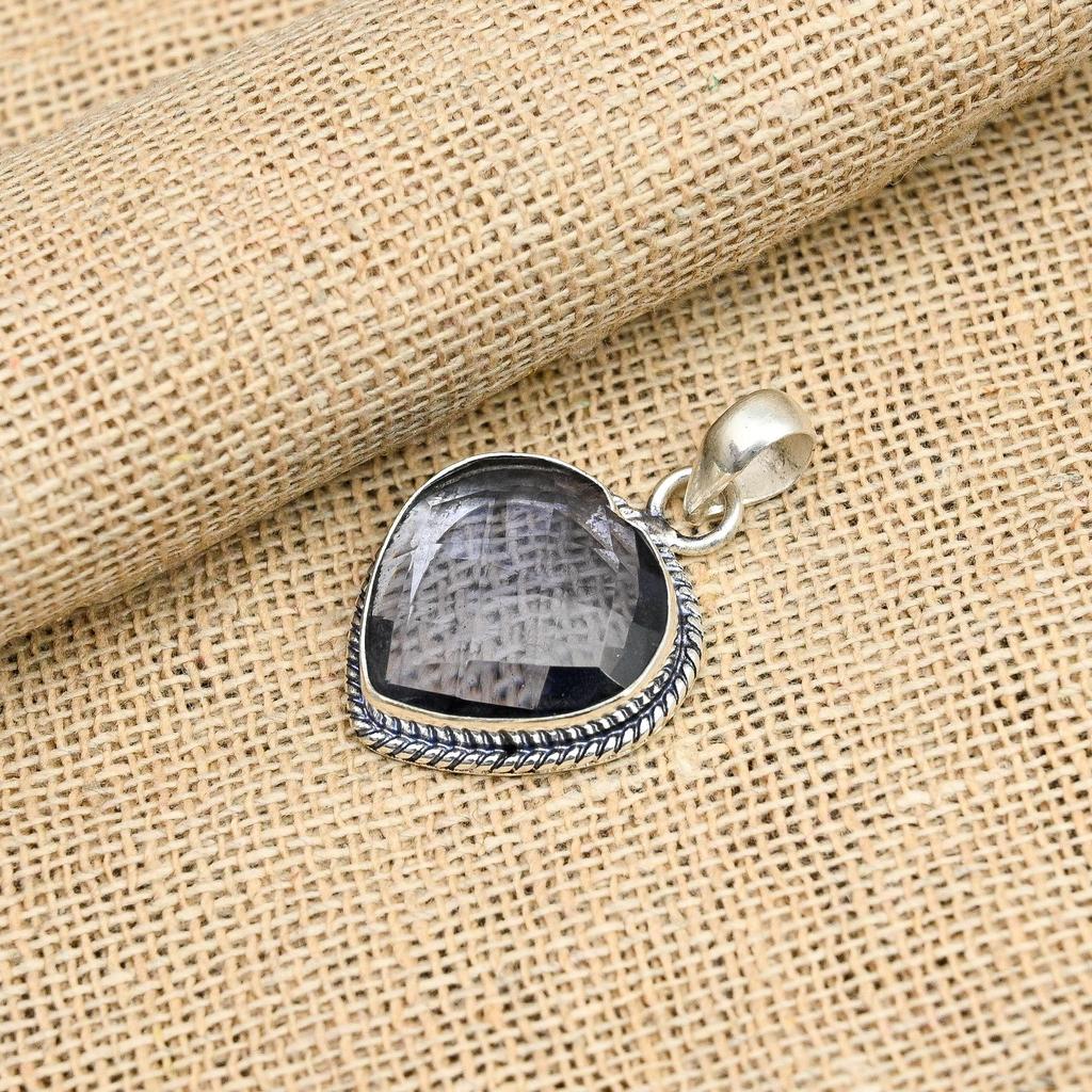 Iolite Gemstone 925 Sterling Silver Handmade Pendant Jewelry Beauteous Gift For Love