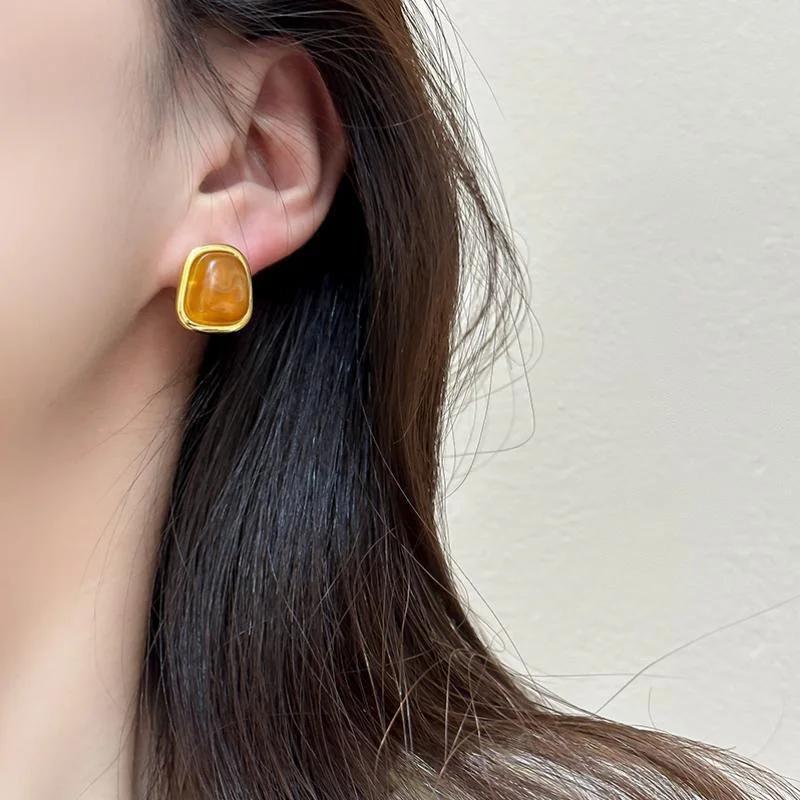 European Trend New High Design Luxury Amber Earrings For Women Fashion French Retro Style Jewelry Girl Gift Accessories