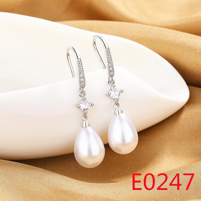 Elegant Retro U Shape Clip-On Earrings with Pearls for Women