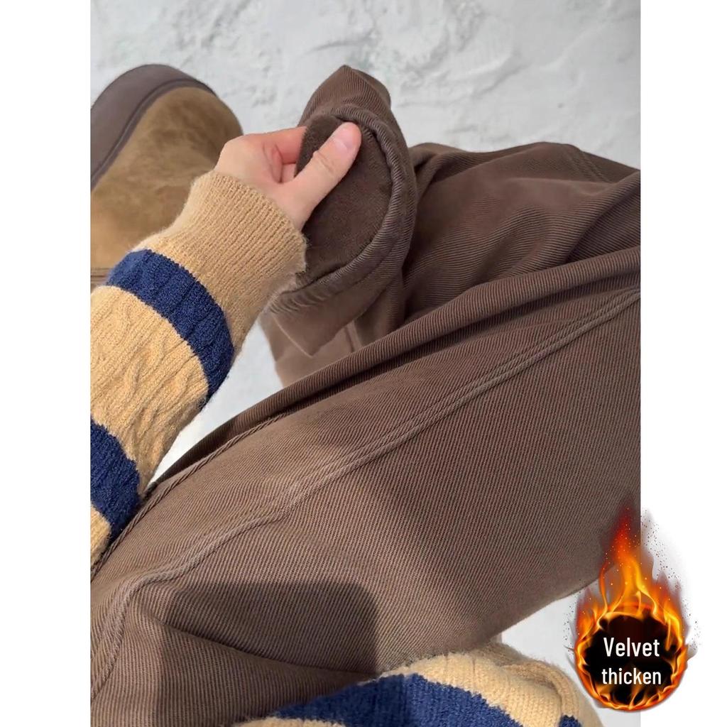 Melanoidbraune Wide-Leg Jeans mit Fleece-Futter für Damen: Herbst-/Winter-Hosen mit geradem Bein für Birnenform mit dicken Beinen und breiten Hüften.