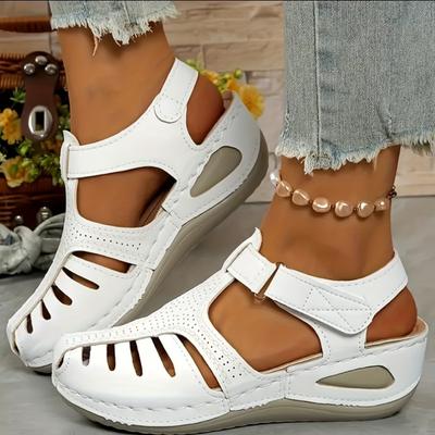 Sandálias Casuais Femininas com Salto Anabela Bico Redondo Design Vazado Salto Médio Respiráveis Confortáveis Uso em Todas as Estações Fechamento Fácil com Fivela Sola Durável