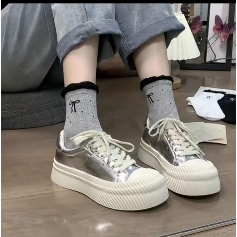 Ladies Spring and Summer New Trend Bow Relief Bubble Mouth Lace Tube Pile Socks