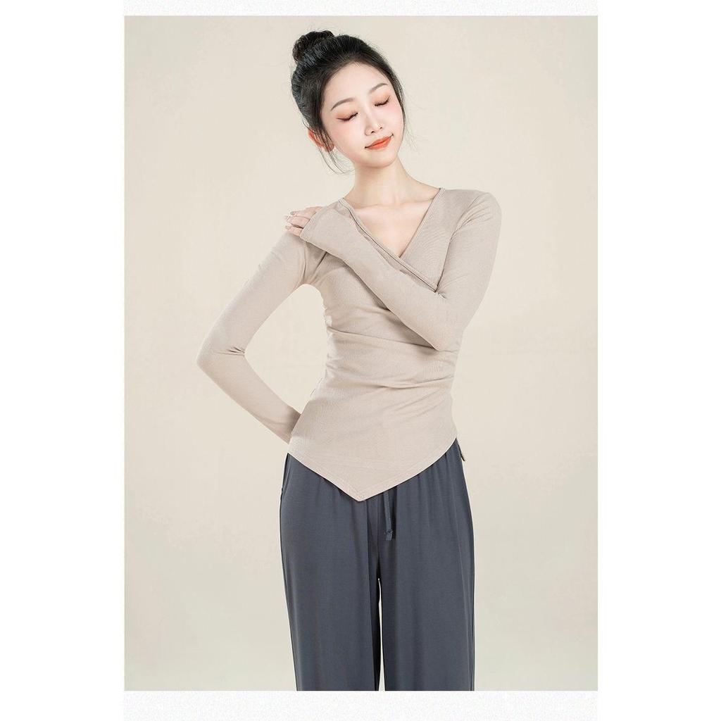 Women's Long-Sleeved Modern Dance Costume - Classical Chinese Dancewear for Practice & Performance