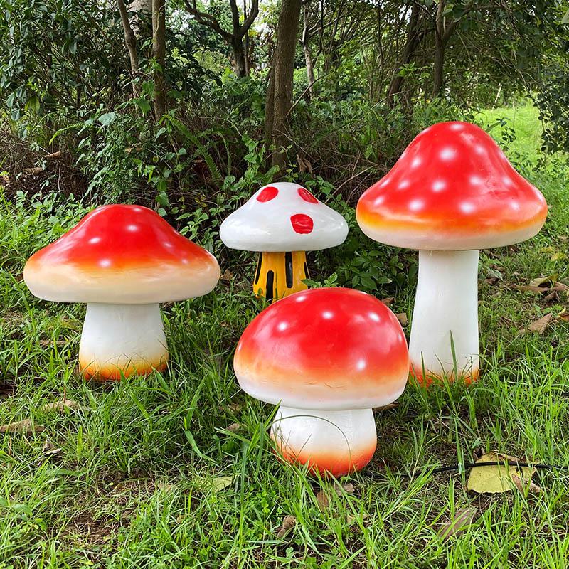 Solar-Powered Waterproof Mushroom Lamp for Outdoor Landscapes