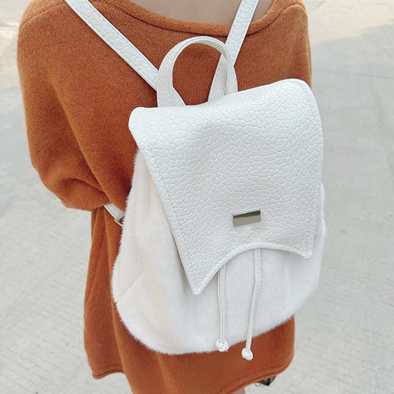 Korean-style Plush Backpack with Large Capacity, A Niche Design for Autumn and Winter, A Versatile Hand-held Backpack for Girls