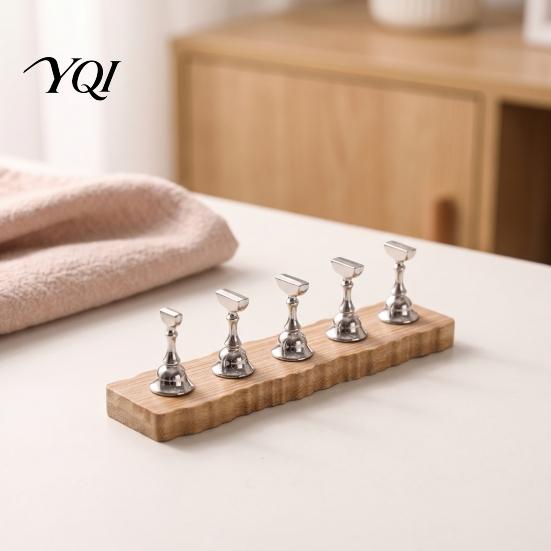 Magnetic Nail Art Stand Practice with Wooden Base, Press-on Holder Bas for Painting Nails, False Display Home Salon Manicure