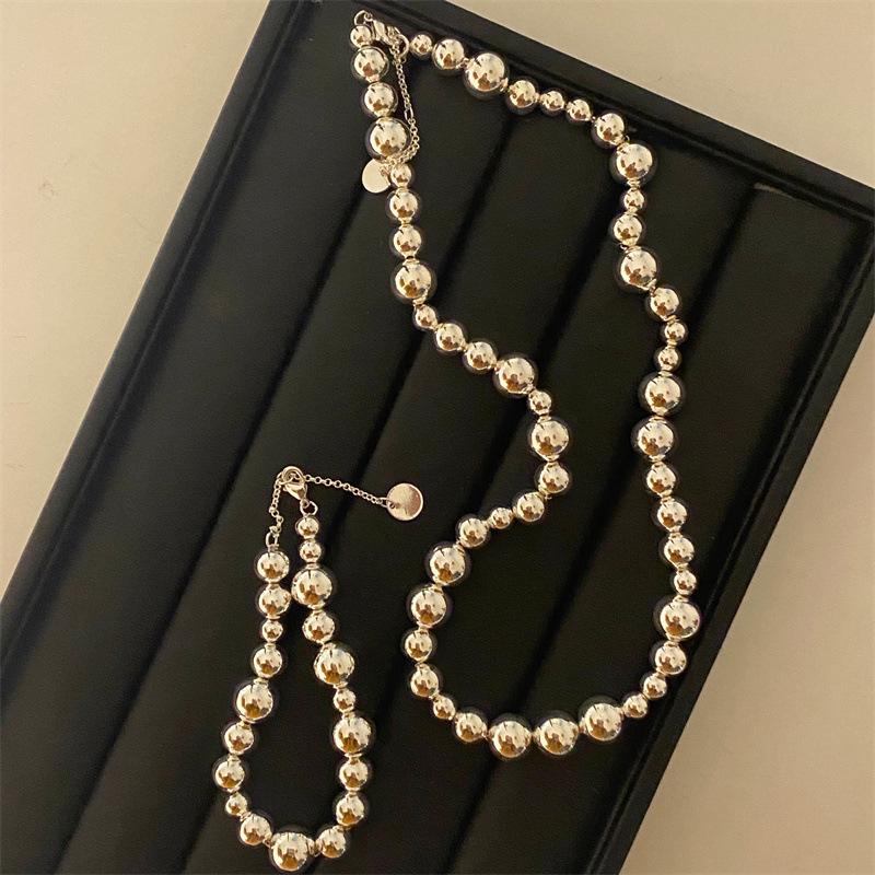 Niche Design Gradient Silver Beaded Choker Necklace